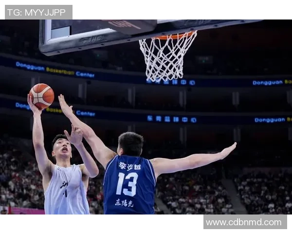 CBA精彩对决10月17日广东队迎战浙江队全力争胜展现篮球魅力